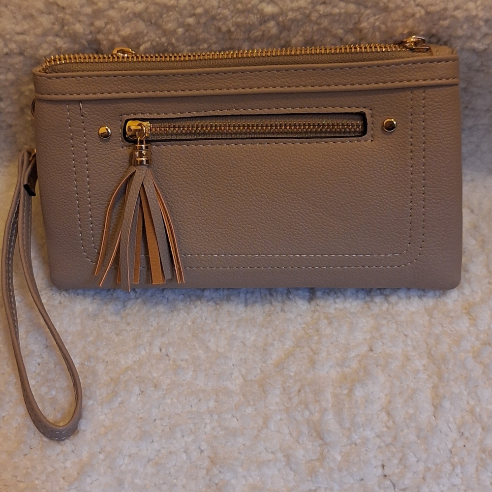 Solene Women's Lightweight Multi-Compartment Crossbody